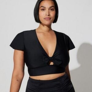 Torrid NWT 2X Black Bow‎ Tie Front Crop Top